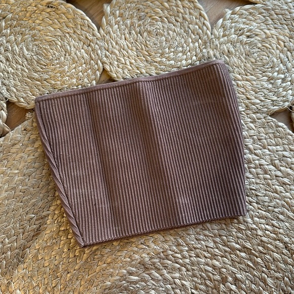 Aritzia nude ribbed tube top - Picture 1 of 1